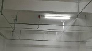 美泰喷雾-消防细水雾喷头在厂房内安装完成喷雾效果展示